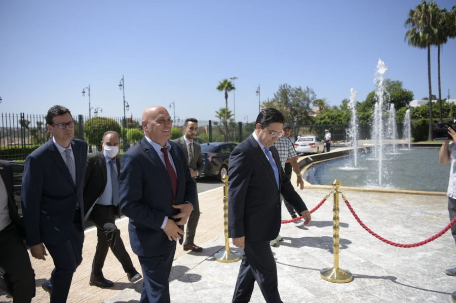 وزير الخارجية المغربي بوريطة يقبل دعوة فريج المشاركة في المؤتمر